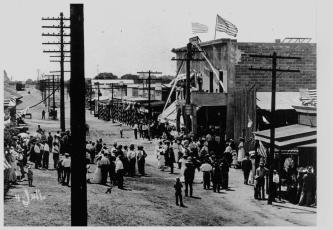 1911 July 4th looking west