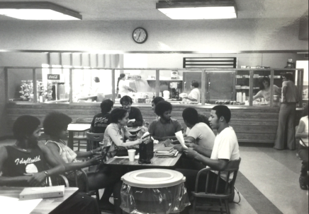 Students at Lunch at Viking Grill