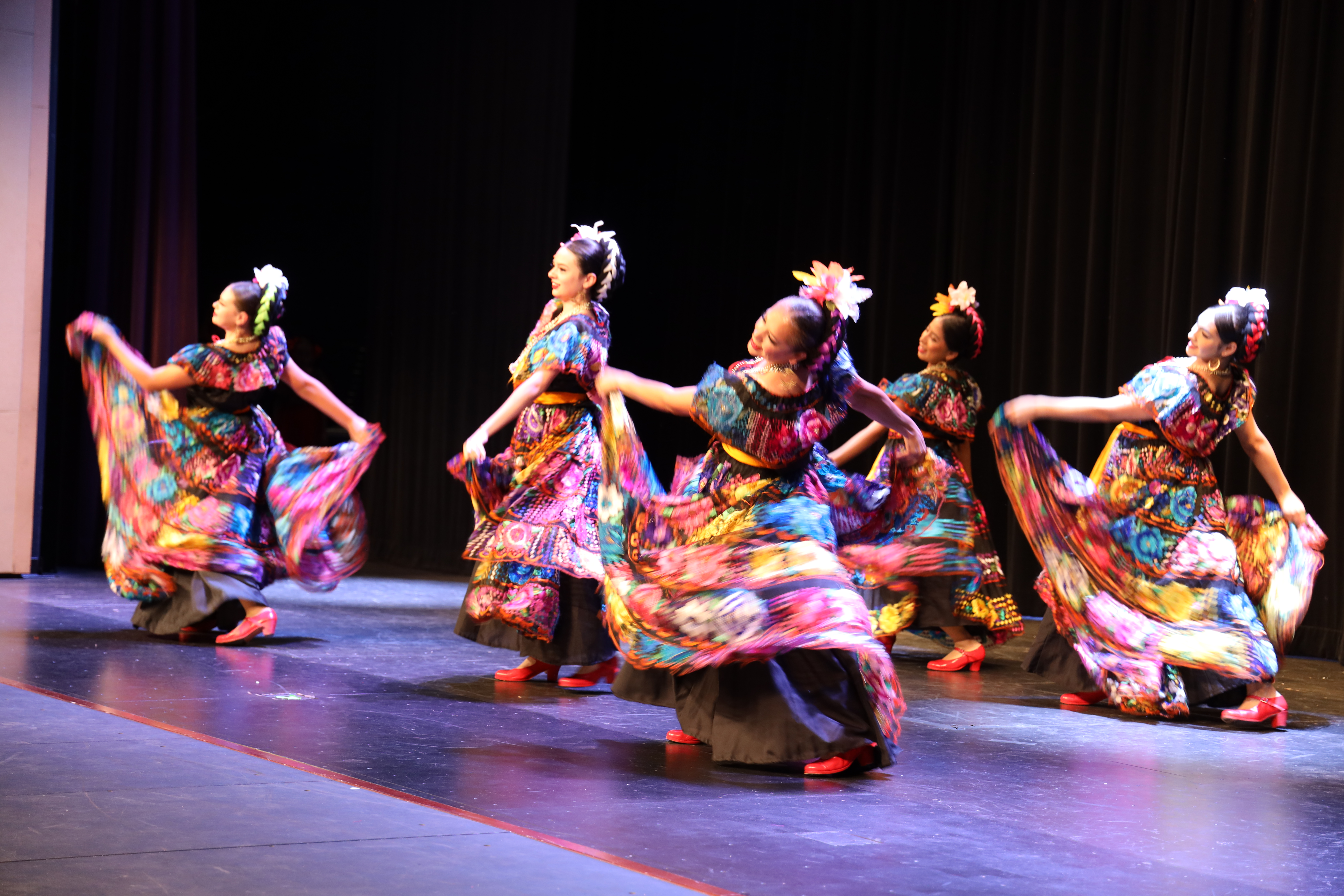 Ballet Folkorico Performance 